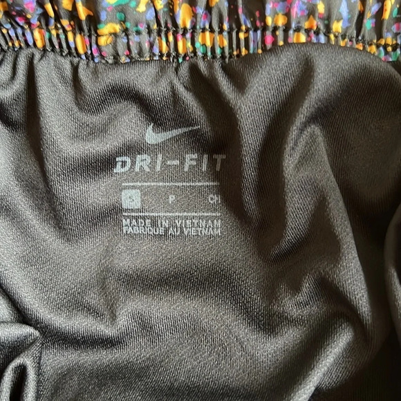 Nike Tempo Shorts - Picture 3 of 4